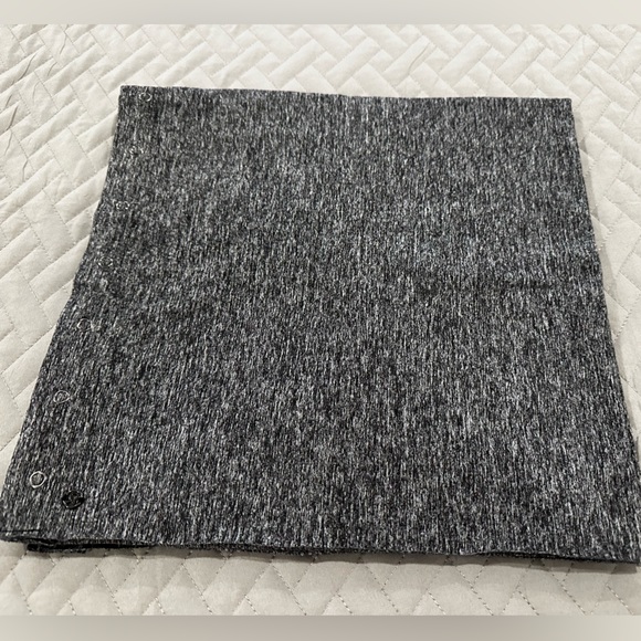 Lululemon athletica vinyasa scarf unisex grey - never used - Picture 2 of 5